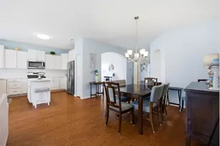 635 N Falls Circle, Pingree Grove, IL 60140 - Photo 8