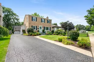 447 Ridge Ave, Clarendon Hills, IL 60514 - Photo 2