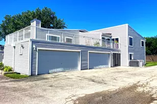 2252 N Baldwin Way, Palatine, IL 60074 - Photo 2