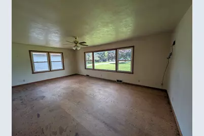 203 E 2nd Street, Genoa, IL 60135 - Photo 2