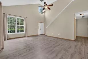 533 Mallard Ln, Sugar Grove, IL 60554 - Photo 4