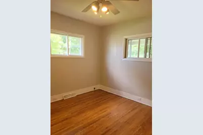 731 N Madison Street, Woodstock, IL 60098 - Photo 6