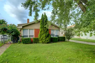 513 W Willow Glen, Addison, IL 60101 - Photo 2