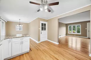 944 S Ardmore Ave, Villa Park, IL 60181 - Photo 8