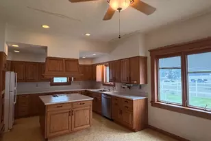 290 N Main St, Herscher, IL 60941 - Photo 22