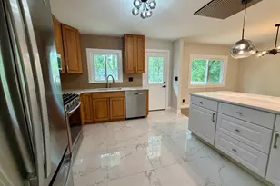 807 Hayward Ave, Streamwood, IL 60107 - Photo 6