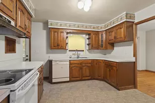 1407 Vassar Rd, Rockford, IL 61103 - Photo 16
