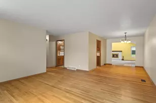 1407 Vassar Rd, Rockford, IL 61103 - Photo 10