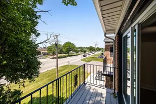 10205 Dearlove Rd, Glenview, IL 60025 - Photo 8