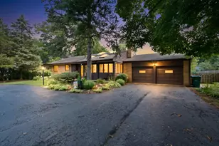 567 Happ Rd, Northfield, IL 60093 - Photo 1