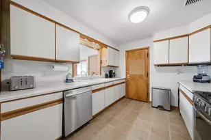 567 Happ Rd, Northfield, IL 60093 - Photo 18