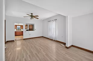 322 Hickory St, Dekalb, IL 60115 - Photo 8