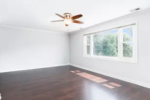 712 W Highland Ave, Elgin, IL 60123 - Photo 12