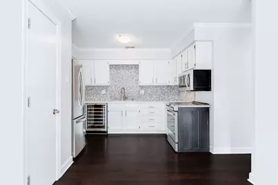 712 W Highland Avenue #6, Elgin, IL 60123 - Photo 4