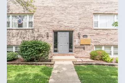 712 W Highland Avenue #6, Elgin, IL 60123 - Photo 2