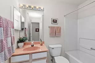 1012 Saxon Ct, Elgin, IL 60120 - Photo 10
