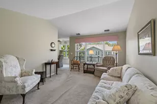 1012 Saxon Ct, Elgin, IL 60120 - Photo 4