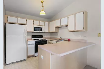 1012 Saxon Court #C, Elgin, IL 60120 - Photo 6