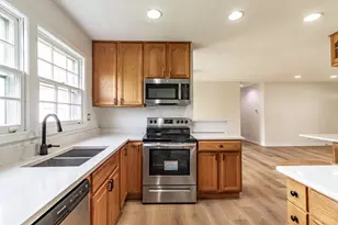 1075 Aspen Dr, Buffalo Grove, IL 60089 - Photo 12