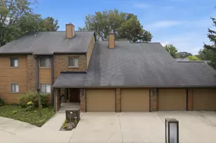 650 Waverly Dr, Elgin, IL 60120 - Photo 24