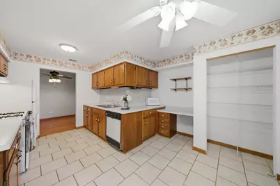 650 Waverly Drive #D, Elgin, IL 60120 - Photo 8
