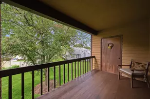 650 Waverly Dr, Elgin, IL 60120 - Photo 20