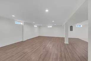 5018 Dobson St, Skokie, IL 60077 - Photo 16