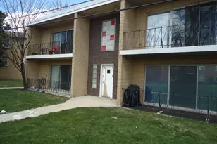 5818 W 107th Ct, Chicago Ridge, IL 60415 - Photo 1