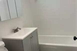 5818 W 107th Ct, Chicago Ridge, IL 60415 - Photo 8