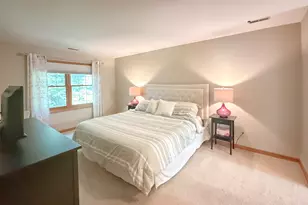 522 Bradbury Ln, Geneva, IL 60134 - Photo 14