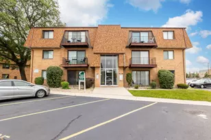 4831 W 109th St, Oak Lawn, IL 60453 - Photo 1
