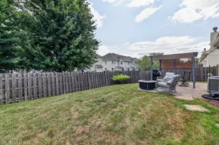 8218 Tremont Ln, Joliet, IL 60431 - Photo 18