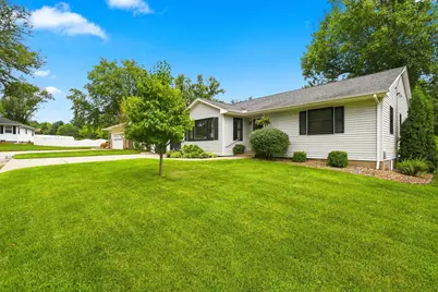 222 Hillcrest Drive, Geneseo, IL 61254 - Photo 2