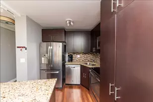 2930 N Sheridan Rd, Chicago, IL 60657 - Photo 4