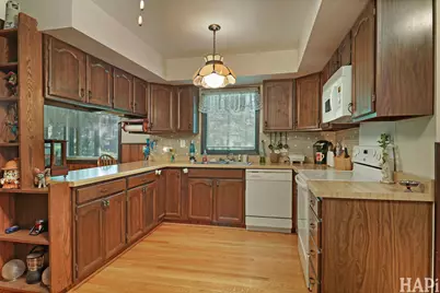 11012 Lucas Road, Woodstock, IL 60098 - Photo 12
