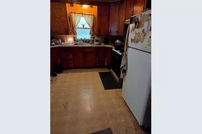 825 Locust Street, Carthage, IL 62321 - Photo 2