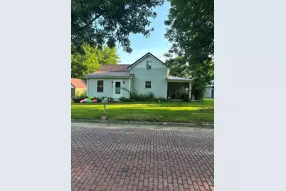 309 E Walnut Street, Piper City, IL 60959 - Photo 1