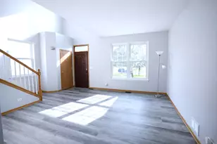 2384 Lundquist Dr, Aurora, IL 60503 - Photo 10