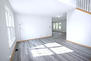2384 Lundquist Dr, Aurora, IL 60503 - Photo 8
