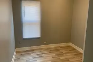 8329 S Buffalo Ave, Chicago, IL 60617 - Photo 6