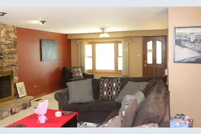 425 S Arlington Heights Road, Elk Grove Village, IL 60007 - Photo 12