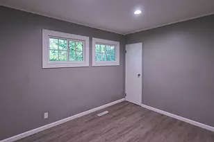 716 Navajo Dr, Carpentersville, IL 60110 - Photo 12