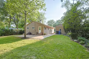 716 Navajo Dr, Carpentersville, IL 60110 - Photo 18