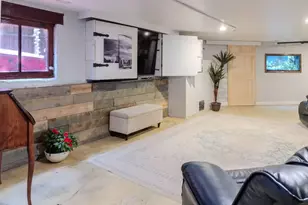 7626 N Greenview Ave, Chicago, IL 60626 - Photo 18
