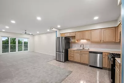7081 W Touhy Avenue #607, Niles, IL 60714 - Photo 2