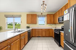 739 Bonaventure Dr, Oswego, IL 60543 - Photo 8
