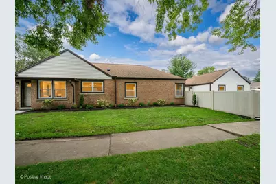 10059 S Spaulding Avenue, Evergreen Park, IL 60805 - Photo 2