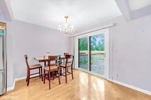 411 Hickory Dr, Wheeling, IL 60090 - Photo 18