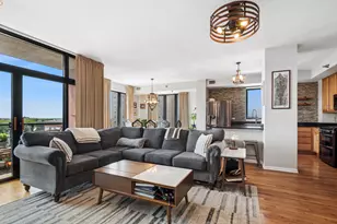 3232 N Halsted St, Chicago, IL 60657 - Photo 4