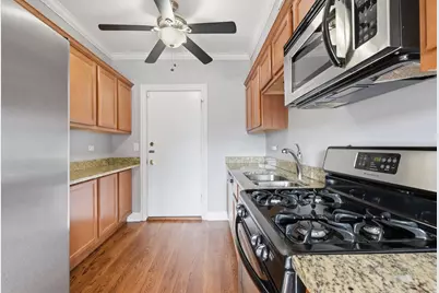 4856 W Warner Avenue #2N, Chicago, IL 60641 - Photo 10